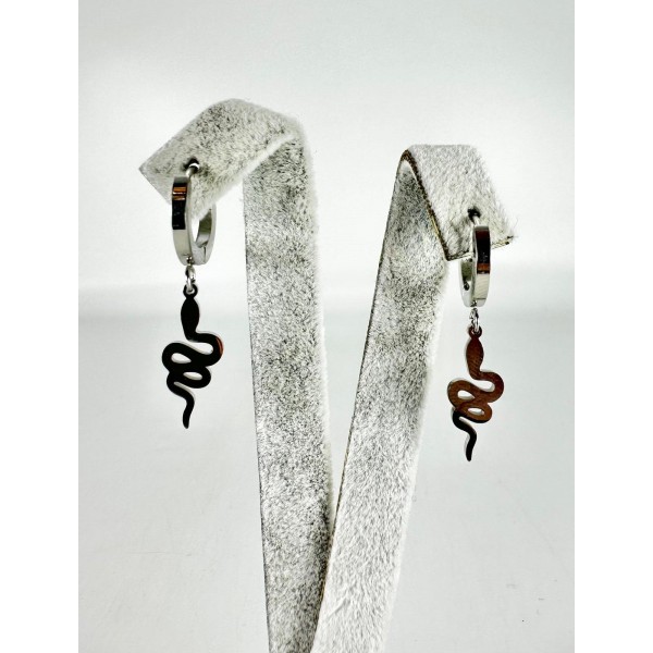 Gümüş Yılan Desenli Küpe Gümüş Yılan Desenli Küpe